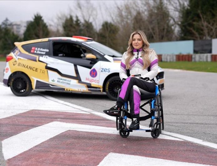 Bodrum Rallisi’nde Podyum Mücadelesi: Kübra Denizci Keskin Direksiyon Başında