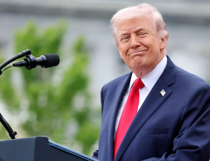 Enerjide "Hürmüz" Alarmı: Trump Devleri Topladı, İran’da Dolar Rekor Kırdı!