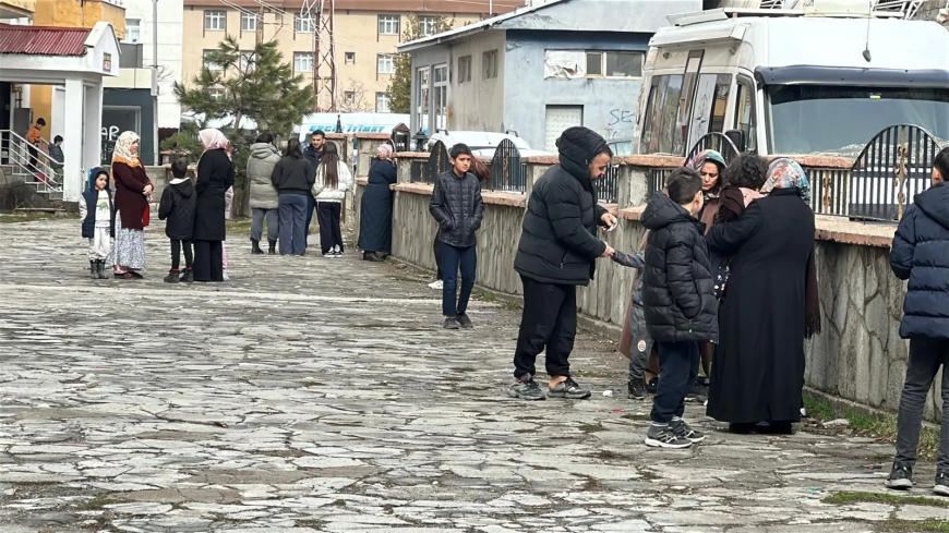 Van'da Korkutan Sarsıntı: 5.2 Büyüklüğünde Deprem! Naci Görür’den Kritik 7.0 Uyarısı