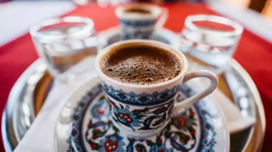 Bağırsakları Harekete Geçiren Tarif: Tereyağlı Türk Kahvesi