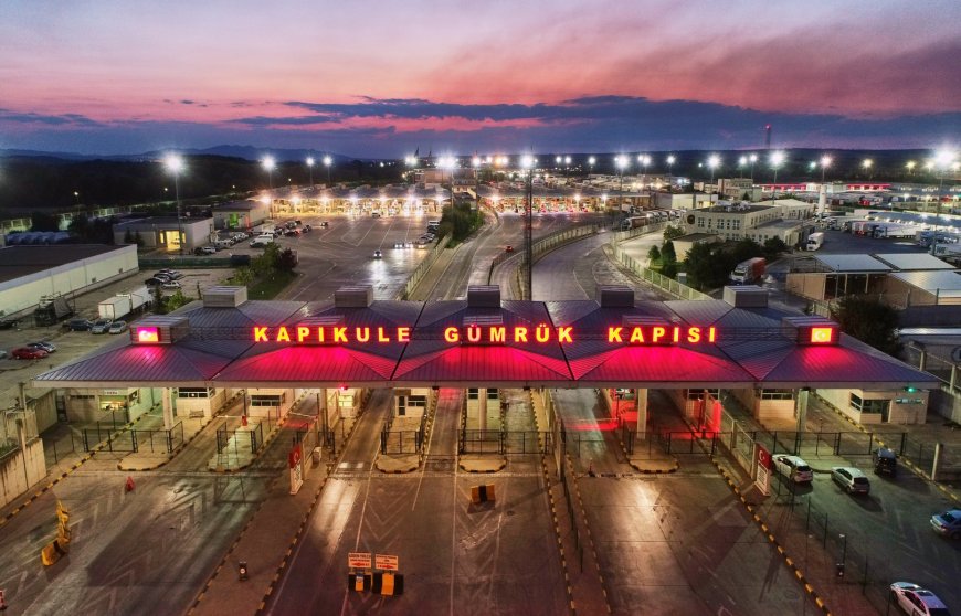 Gurbetçilere Kapıkule’de Coşkulu Karşılama: 1 Haftada 180 Bin Kişi Yurda Girdi