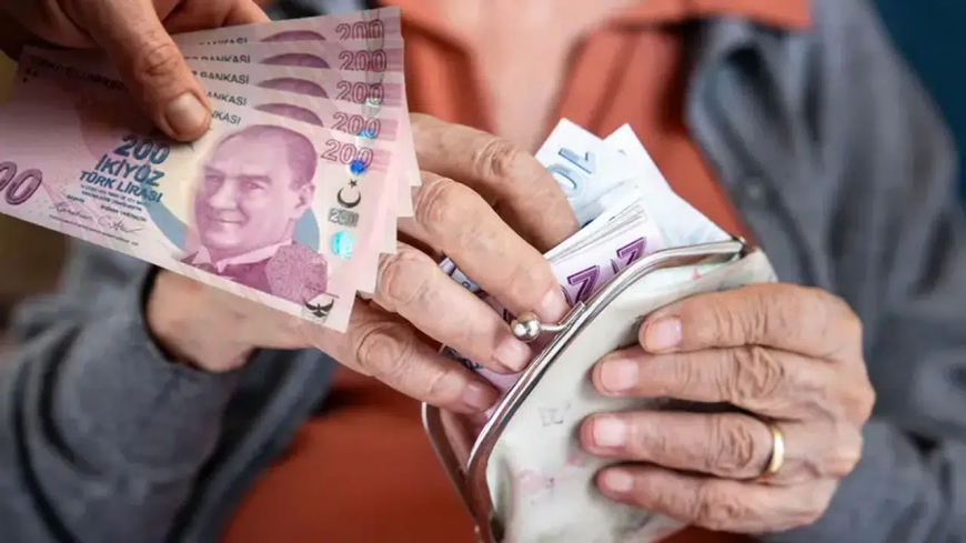 Emeklinin Bayram İkramiyesi Netleşti: Bakan Işıkhan Son Noktayı Koydu!