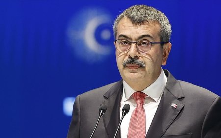 EĞİTİMDE DEVRİM HAZIRLIĞI: ARA TATİLLER VE ZORUNLU EĞİTİM SÜRESİ DEĞİŞİYOR MU?