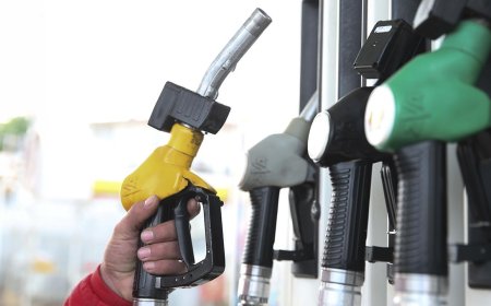 Akaryakıt Tabelaları Değişiyor: Benzine 50 Kuruşluk "Dengelenmiş" Zam