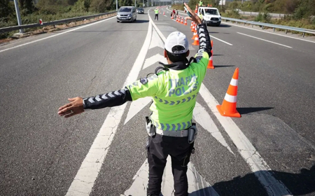 İstanbul'da Hafta Sonu Trafik Alarmı: 3 İlçede Çok Sayıda Yol Kapanıyor!