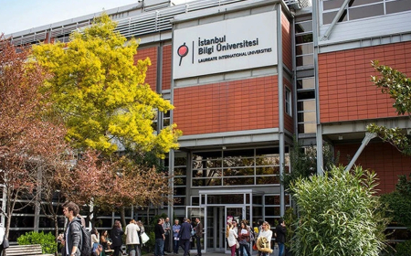 On Binlerce Öğrenci Rahat Nefes Aldı: İstanbul Bilgi Üniversitesi Kapatma Kararı Geri Çekildi!