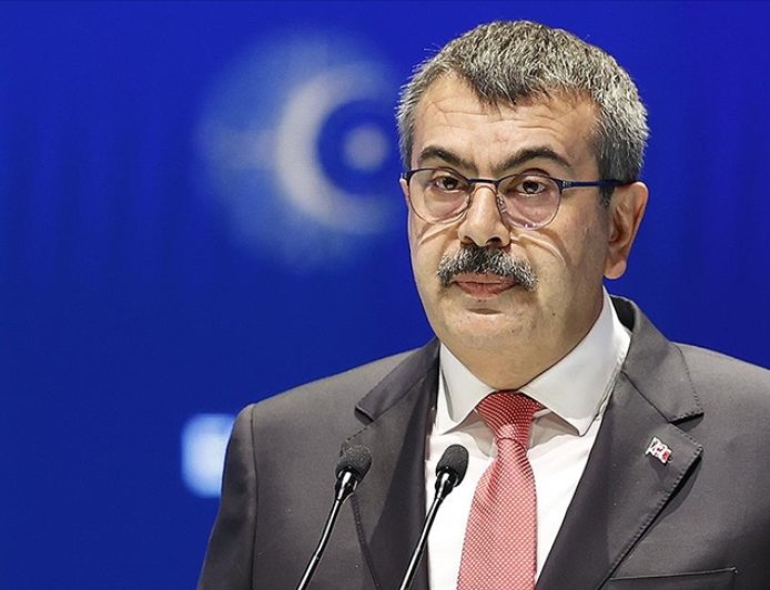 EĞİTİMDE DEVRİM HAZIRLIĞI: ARA TATİLLER VE ZORUNLU EĞİTİM SÜRESİ DEĞİŞİYOR MU?