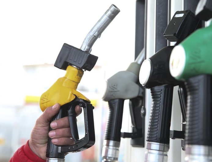 Akaryakıt Tabelaları Değişiyor: Benzine 50 Kuruşluk "Dengelenmiş" Zam