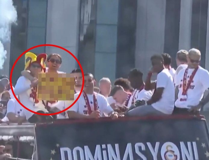 Galatasaray'da Şampiyonluk Kutlamaları Başladı: Torreira ve Yunus'tan Dikkat Çeken Pankart