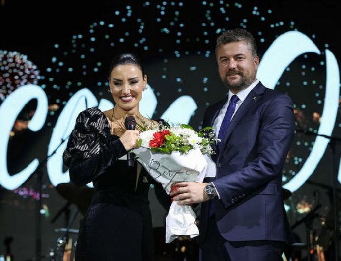 Sevcan Orhan ile Belediye Başkanı Görkem Duman Evleniyor!