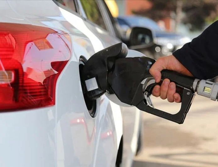 Sürücülerin Gözü Kulağı Pompa Fiyatlarında: Brent Petrol 100 Doların Altına Çakıldı!
