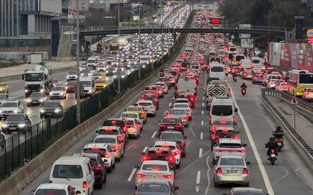 İstanbul'da Bayram Sonrası Trafik Çilesi: Yoğunluk %60'a Dayandı