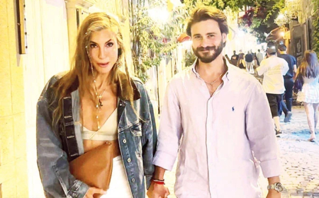 Çağla Şikel Alaçatı'da Yeni Sevgilisiyle El Ele Görüntülendi
